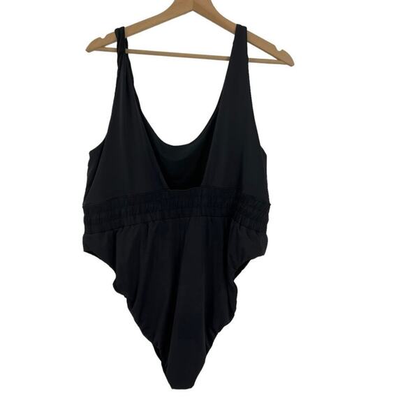 NEW Good American Waist Framer Gathered Swimsuit Sz 7 - Picture 5 of 9